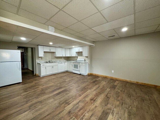 Foto del edificio - Recently remodeled 3-bedroom, 1.5 bath in the brewery district area