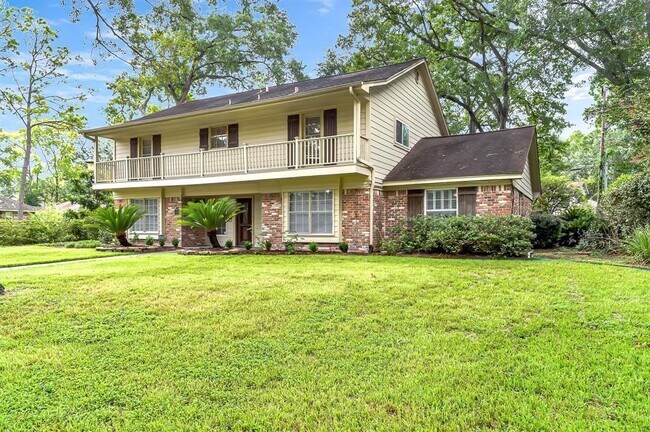 Building Photo - 12703 Pebblebrook Dr