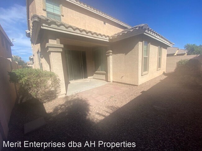 Foto del edificio - 4 br, 3 bath House - 21041 E DUNCAN ST