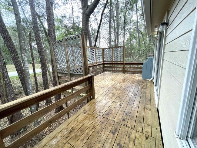 Foto del edificio - 1719 Folkstone Rd