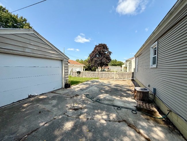 Building Photo - 2114 N 23rd St