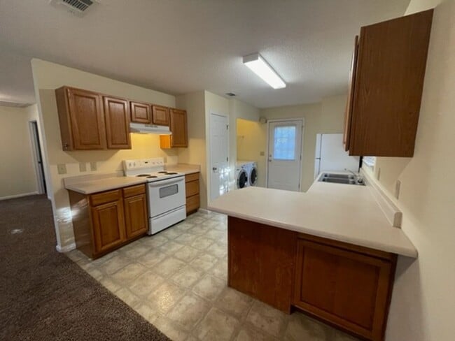 Building Photo - 801 Jessica Ln