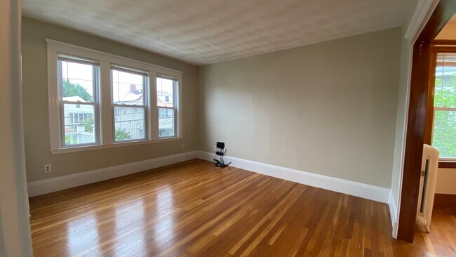 Livingroom - 36A Dearborn St