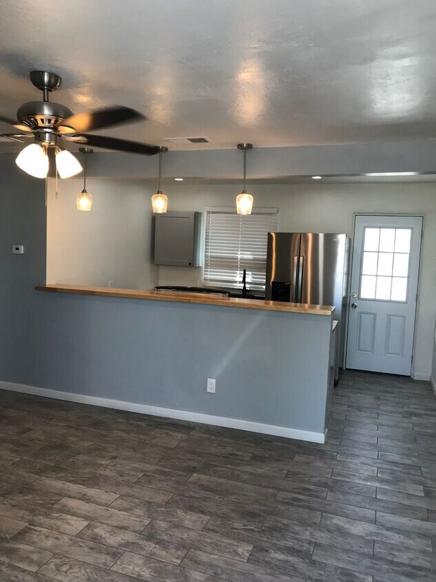 Foto principal - 1225 San Mateo Blvd SE