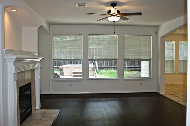 Foto del edificio - 130 Ledgestone Pl