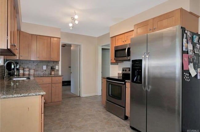 Foto del edificio - 3 bedroom 2.5 bath located in Walnut Hill