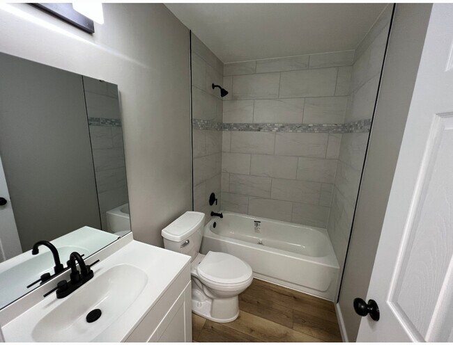 Foto del edificio - 1350 Manuka Dr