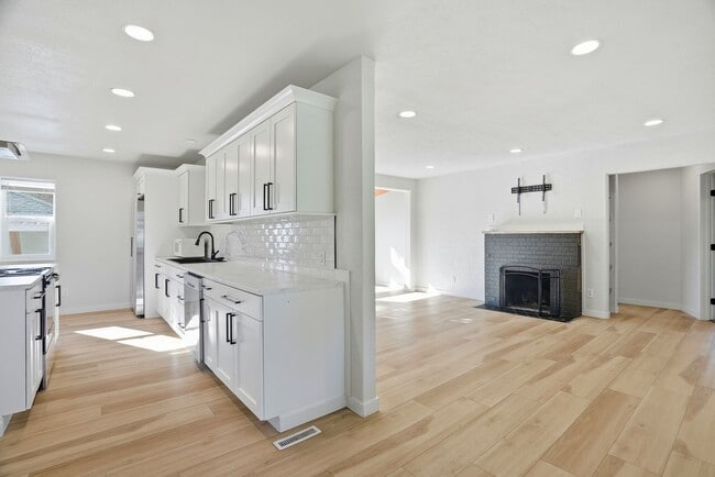 Building Photo - 12707 E Main Ave