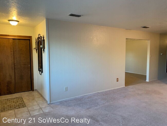 Building Photo - 3 br, 2 bath House - 3505 San Medina Ave