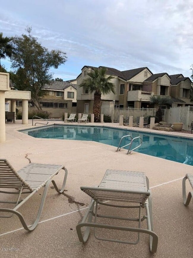 Building Photo - 2 MASTERS, 2 BATH FIRST FLOOR TEMPE CONDO