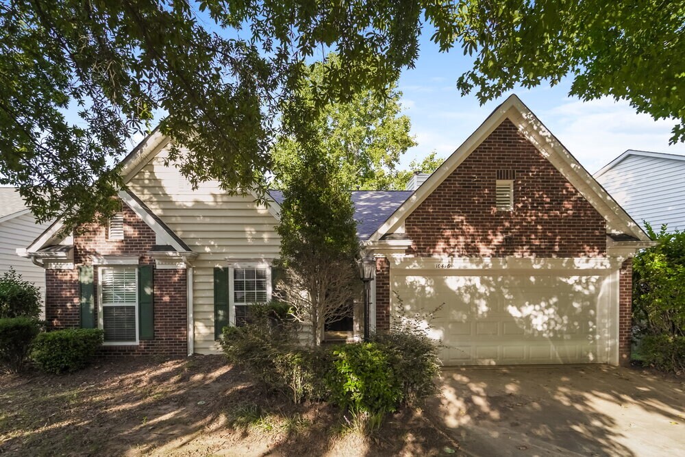 Foto principal - 10416 Battle Ct