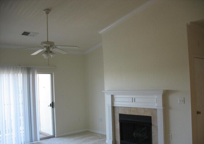 Foto del edificio - Quaint 2 Bedroom Top Floor Condo in German...