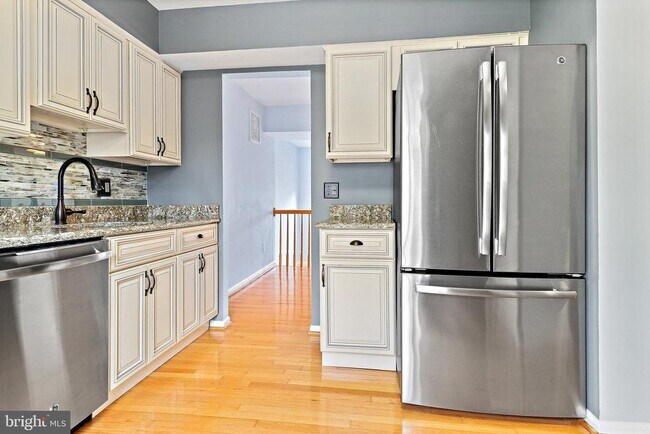 Building Photo - 9553 Cherry Oak Ct