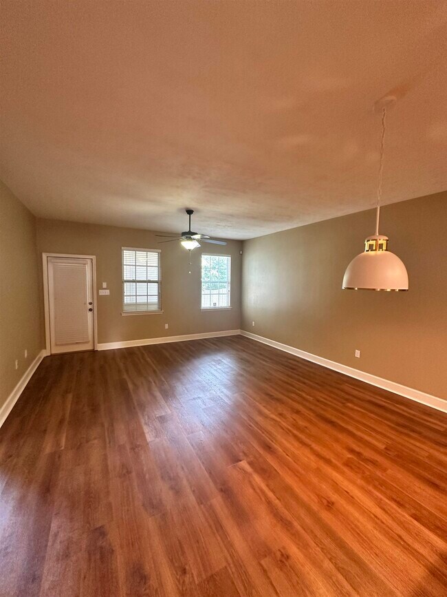 Foto del edificio - 5614 Hampton Hill Cir