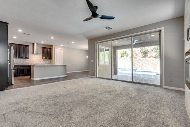 Foto del edificio - Luxury Summerlin North Home with Private Pool