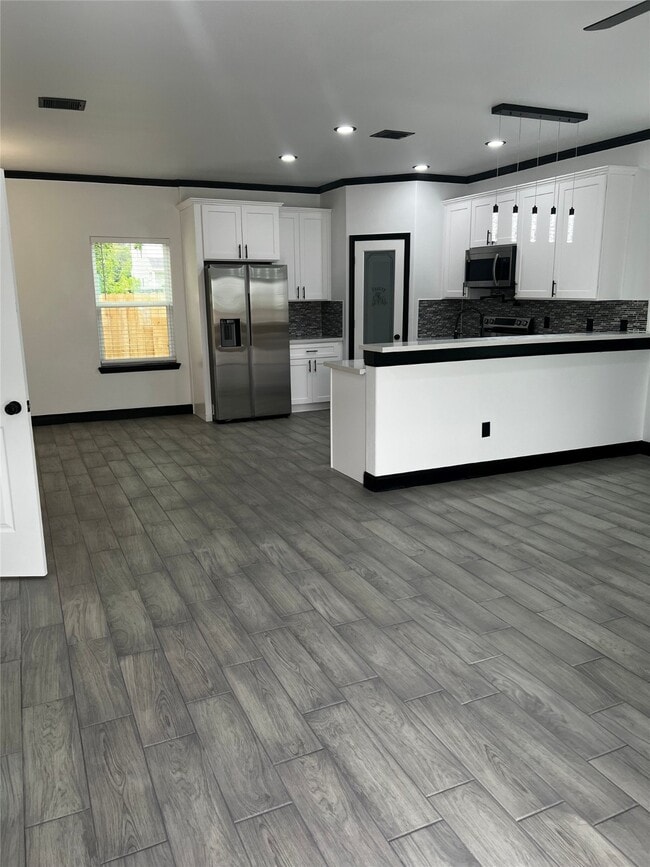 Foto del edificio - 4737 Reed Rd