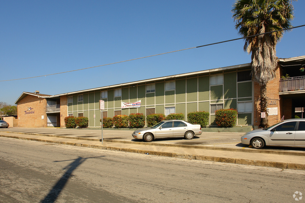 Building Photo - Thunderbird Apartments