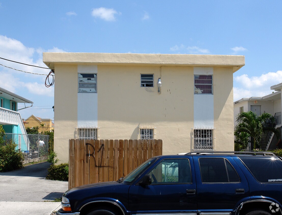 Foto del edificio - 1529 SW 4th St