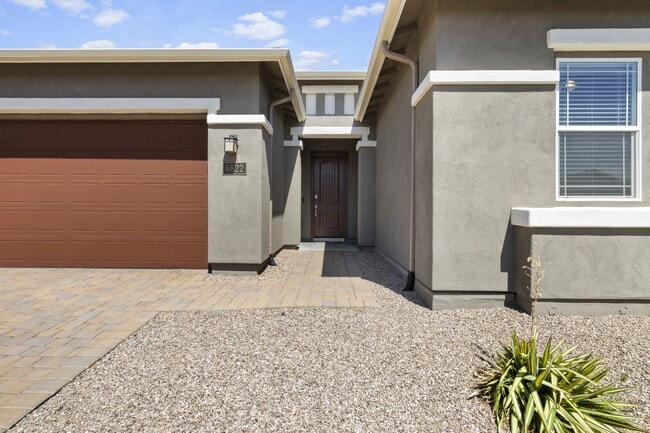 Building Photo - 6822 Claret Dr