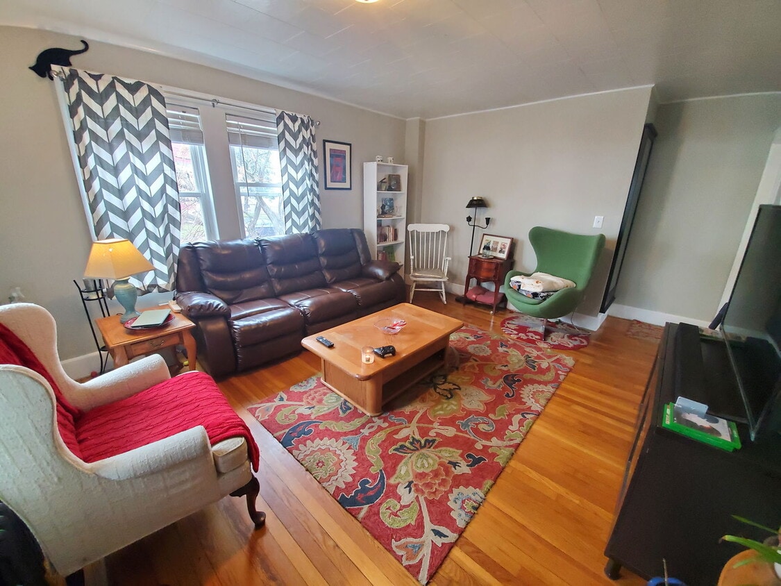 Primary Photo - 60 Litchfield St