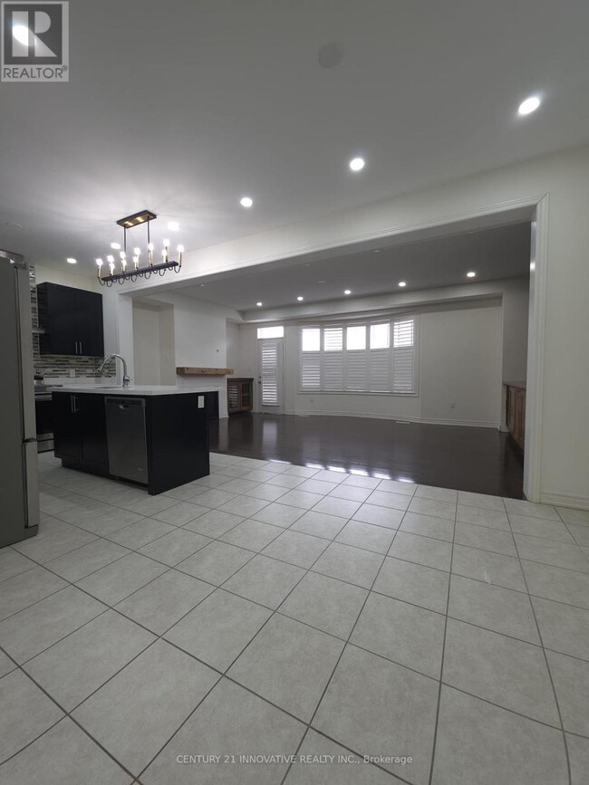 Building Photo - 86 Humberstone Cres