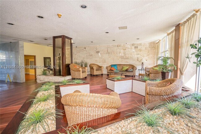 Foto del edificio - 4675 W 18th Ct