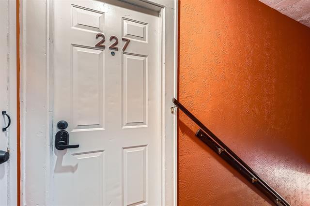 Foto del edificio - 225 S Oak Cliff Blvd