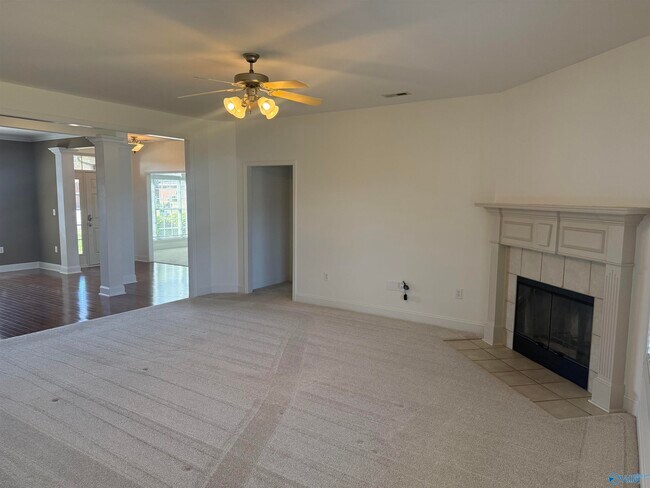 Foto del edificio - 5005 Liberty Park Cir SE