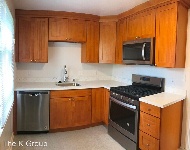 Building Photo - 2 br, 1 bath House - 5734 NE 62nd Street