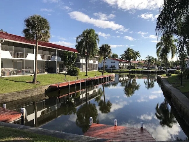 Building Photo - Coral Harbor