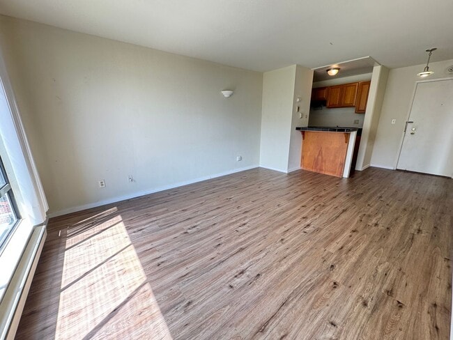 Building Photo - 3 Admiral Dr