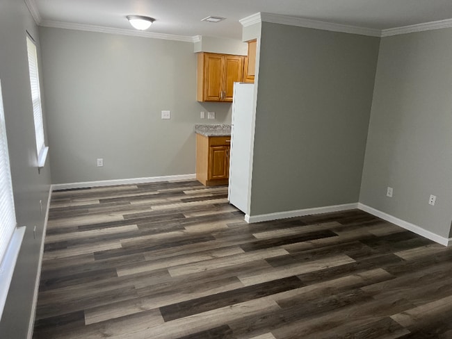 Building Photo - 202 Princeton Dr