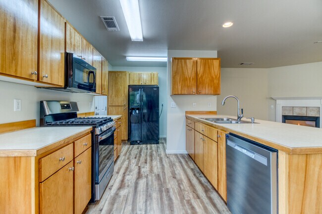 Foto del edificio - 1923 NE Derek Dr