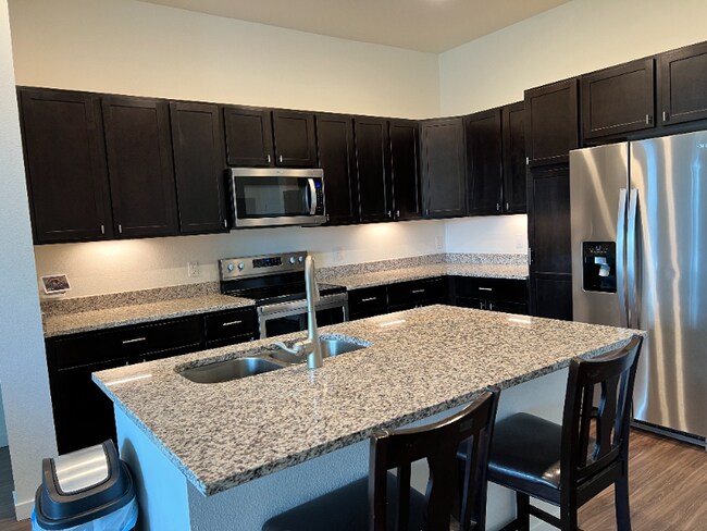 Foto del edificio - 480 E Fremont Pl