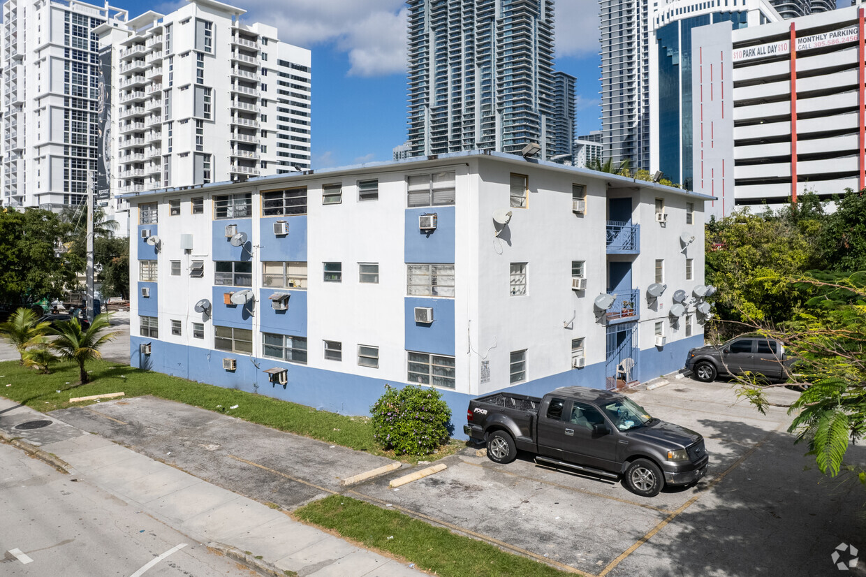 Foto principal - Brickell West Apartments