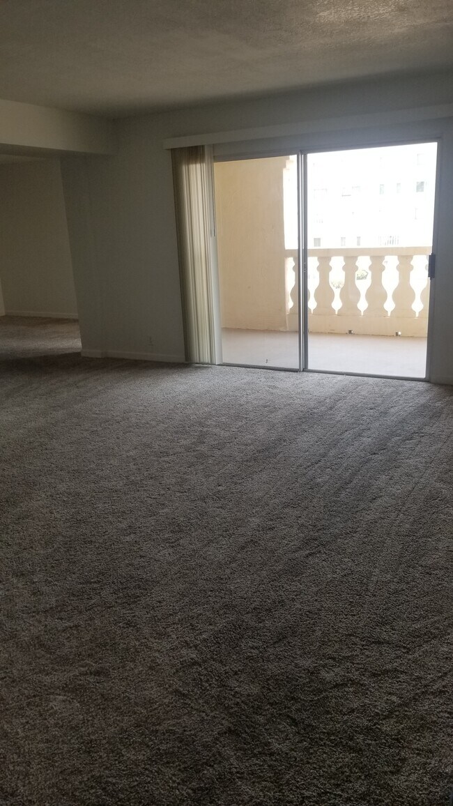 Sala de estar - 7910 E Camelback Rd