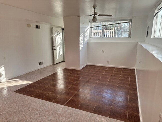 Foto del edificio - 377 Timber Ridge Dr