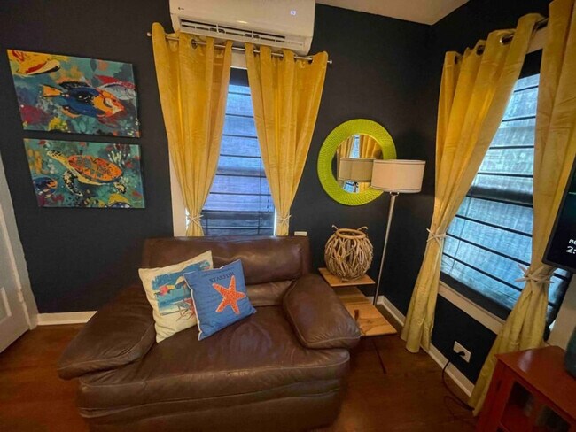 Foto del edificio - 2521 Avenue Q