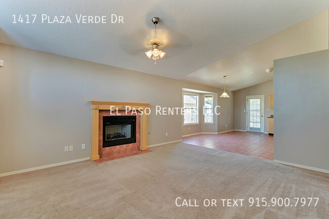 Building Photo - 1417 Plaza Verde Dr