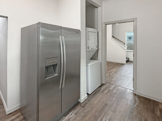Foto del edificio - 2424 Mckinley Ave