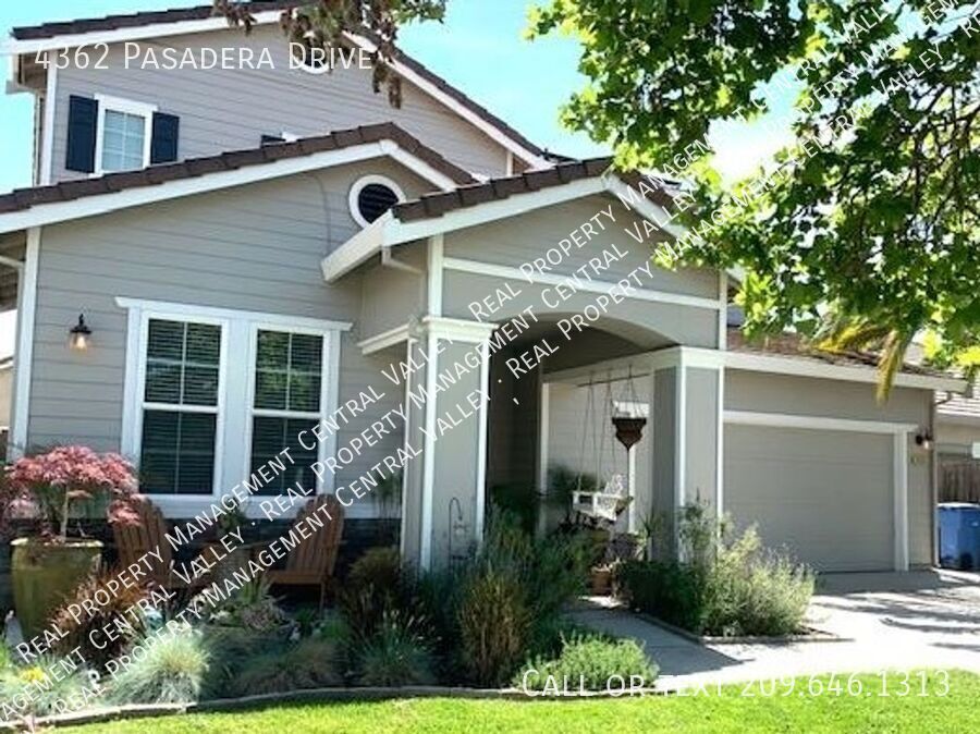 Foto principal - Coming Soon Gorgeous 4 Bedroom 3 Bath 3 Ca...