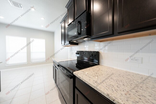 Foto del edificio - 600 Goates Rd