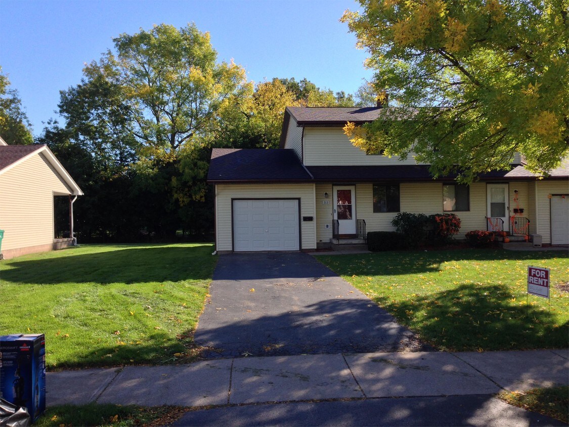 Primary Photo - 313 Willowbrooke Dr