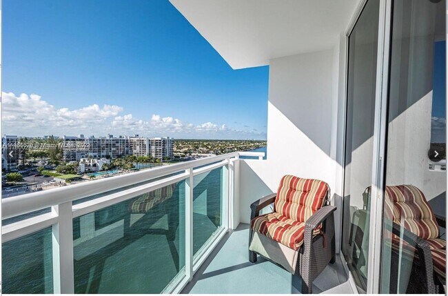 Foto del edificio - 3000 S Ocean Dr
