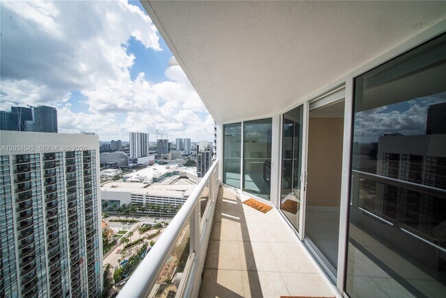 Foto del edificio - 1717 N Bayshore Dr