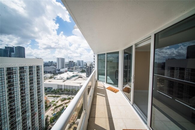 Building Photo - 1717 N Bayshore Dr