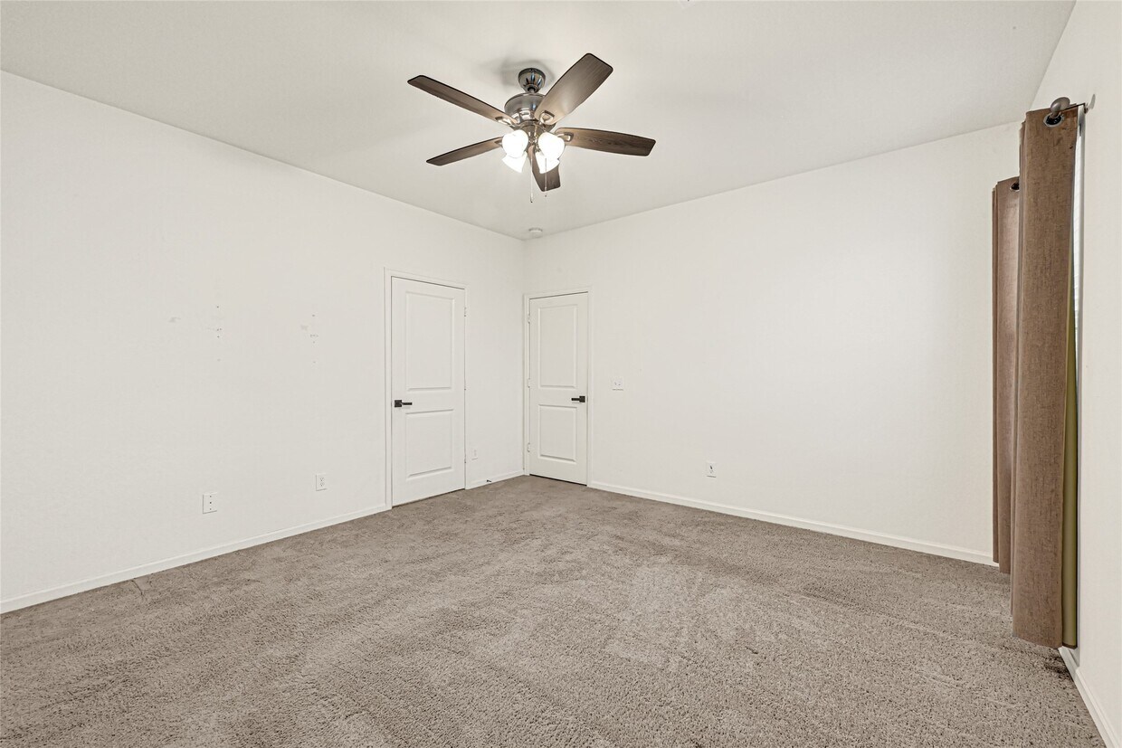 Foto del edificio - 7311 Roseshine Dr