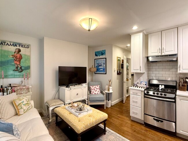 Building Photo - 18 Stillman St