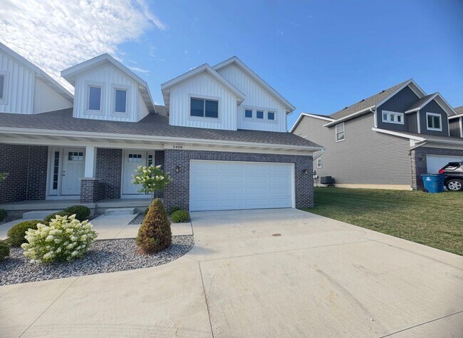 Foto del edificio - Newer Build - Four Bedroom Duplex in Caledonia!