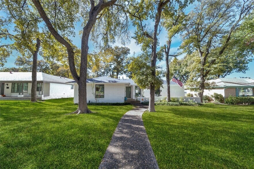 Photo - 5837 Clendenin Avenue Unit